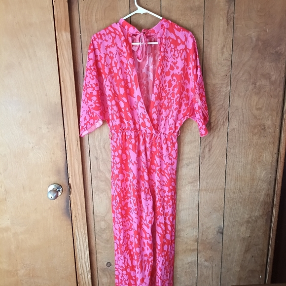 Women’s Red Pink Short Sleeve Open Back Wide Leg Jumpsuit Size S NEW - Picture 4 of 5